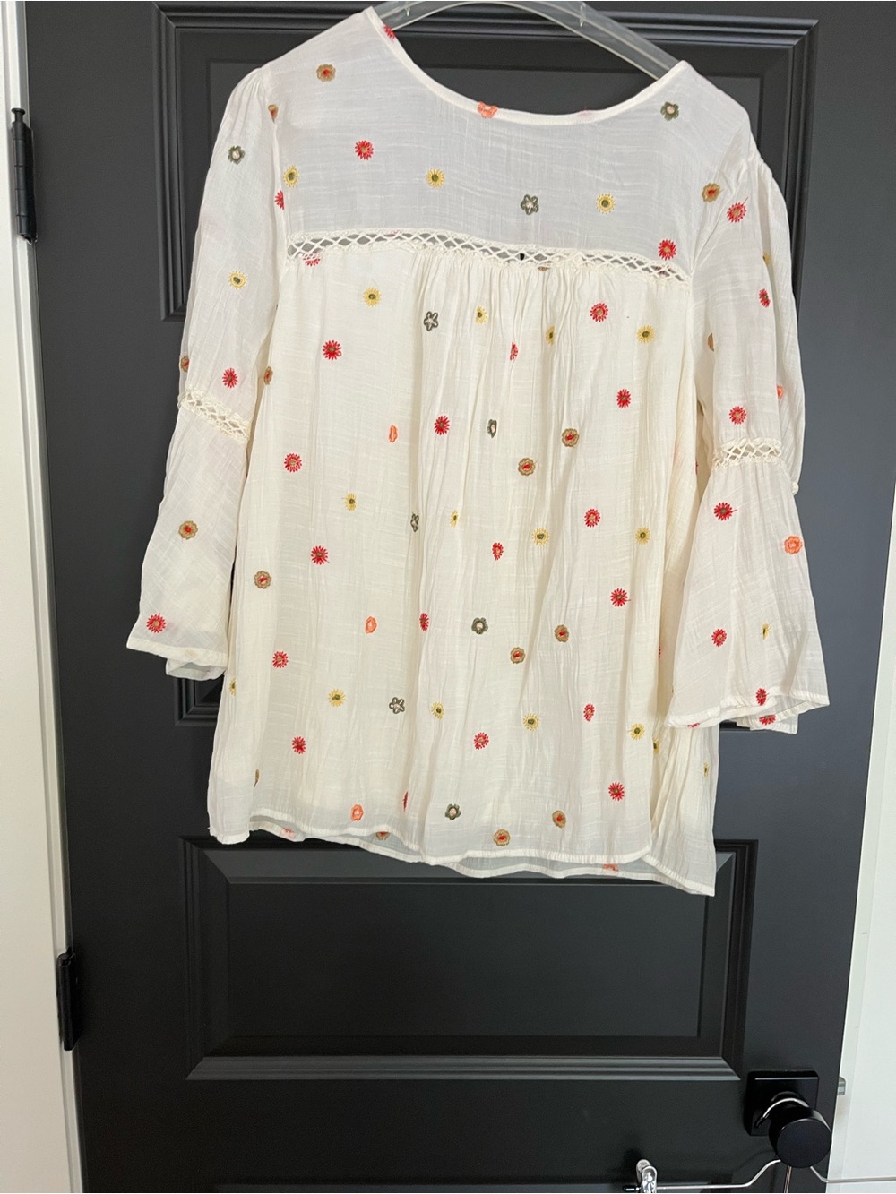 Figueroa + Flower Cream Blouse with Multicolor Floral Embroidery